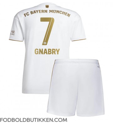 Bayern Munich Serge Gnabry #7 Udebanetrøje Børn 2022-23 Kortærmet (+ Korte bukser)